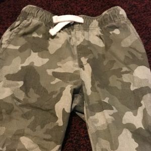 Children’s place kids Camo joggers
